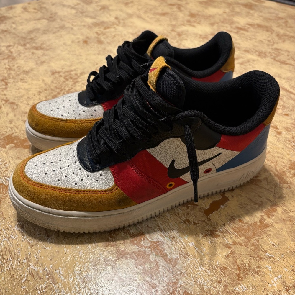 Nike Multicolor Men's Sneakers with Black Details